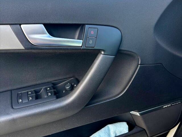 Білий Ауді А3, об'ємом двигуна 2 л та пробігом 236 тис. км за 11500 $, фото 8 на Automoto.ua