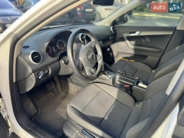 Белый Ауди А3, объемом двигателя 1.6 л и пробегом 126 тыс. км за 8800 $, фото 7 на Automoto.ua