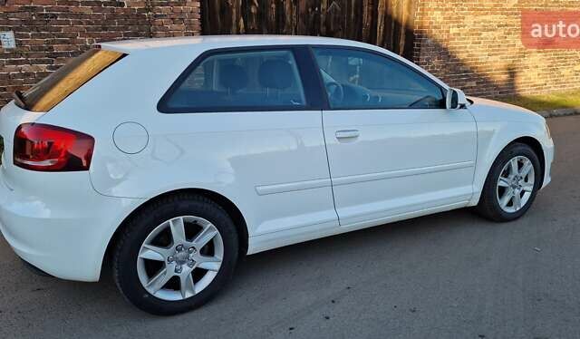 Белый Ауди А3, объемом двигателя 1.6 л и пробегом 254 тыс. км за 8200 $, фото 9 на Automoto.ua