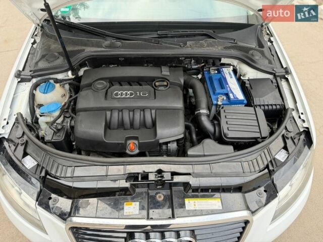 Білий Ауді А3, об'ємом двигуна 1.6 л та пробігом 221 тис. км за 9199 $, фото 59 на Automoto.ua