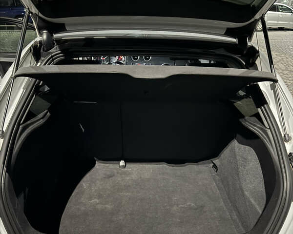 Белый Ауди А3, объемом двигателя 1.39 л и пробегом 265 тыс. км за 8600 $, фото 23 на Automoto.ua