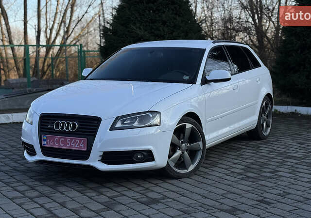 Белый Ауди А3, объемом двигателя 2 л и пробегом 161 тыс. км за 10900 $, фото 1 на Automoto.ua