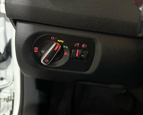 Білий Ауді А3, об'ємом двигуна 1.2 л та пробігом 145 тис. км за 8500 $, фото 5 на Automoto.ua