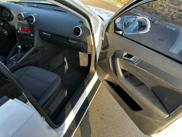 Белый Ауди А3, объемом двигателя 1.2 л и пробегом 160 тыс. км за 8400 $, фото 7 на Automoto.ua