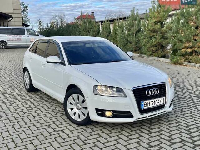 Ауди А3 2012 в Золочев на Automoto.ua Белый Ауди А3, объемом двигателя 1.39 л и пробегом 270 тыс. км за 7999 $, фото 5 на Automoto.ua