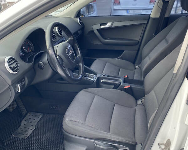 Белый Ауди А3, объемом двигателя 1.2 л и пробегом 162 тыс. км за 9000 $, фото 4 на Automoto.ua