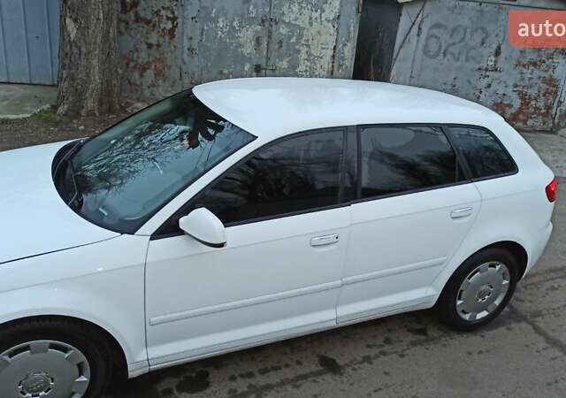 Белый Ауди А3, объемом двигателя 1.2 л и пробегом 115 тыс. км за 14500 $, фото 2 на Automoto.ua