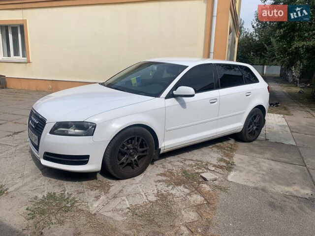 Белый Ауди А3, объемом двигателя 1.2 л и пробегом 245 тыс. км за 8300 $, фото 9 на Automoto.ua