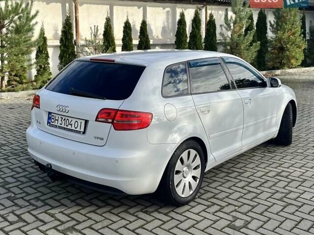 Ауди А3 2012 в Золочев на Automoto.ua Белый Ауди А3, объемом двигателя 1.39 л и пробегом 270 тыс. км за 7999 $, фото 9 на Automoto.ua