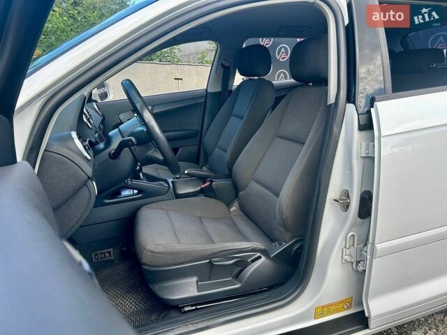 Білий Ауді А3, об'ємом двигуна 1.2 л та пробігом 154 тис. км за 8590 $, фото 8 на Automoto.ua
