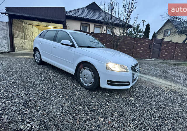 Білий Ауді А3, об'ємом двигуна 1.2 л та пробігом 140 тис. км за 9500 $, фото 2 на Automoto.ua