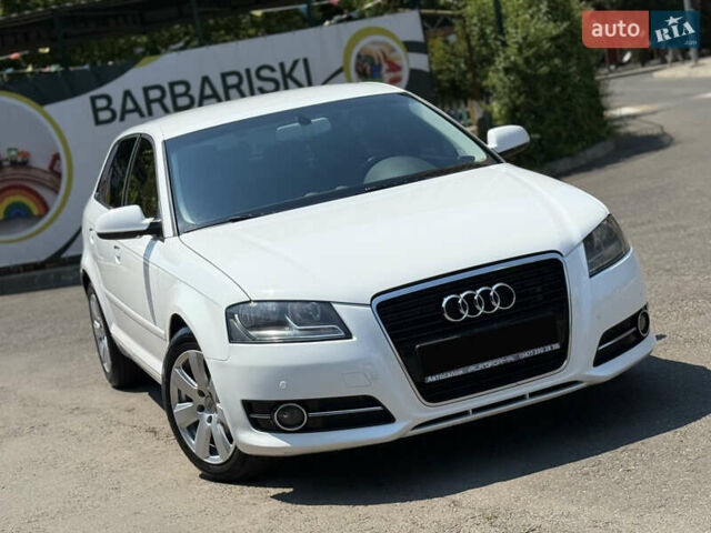 Білий Ауді А3, об'ємом двигуна 1.2 л та пробігом 130 тис. км за 9999 $, фото 22 на Automoto.ua