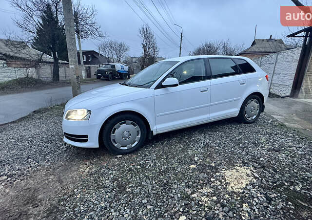 Білий Ауді А3, об'ємом двигуна 1.2 л та пробігом 140 тис. км за 9500 $, фото 6 на Automoto.ua