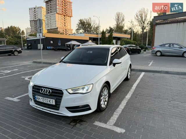 Білий Ауді А3, об'ємом двигуна 1.6 л та пробігом 222 тис. км за 16500 $, фото 1 на Automoto.ua