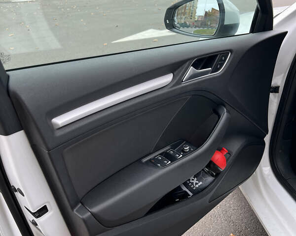 Белый Ауди А3, объемом двигателя 1.6 л и пробегом 182 тыс. км за 14500 $, фото 11 на Automoto.ua