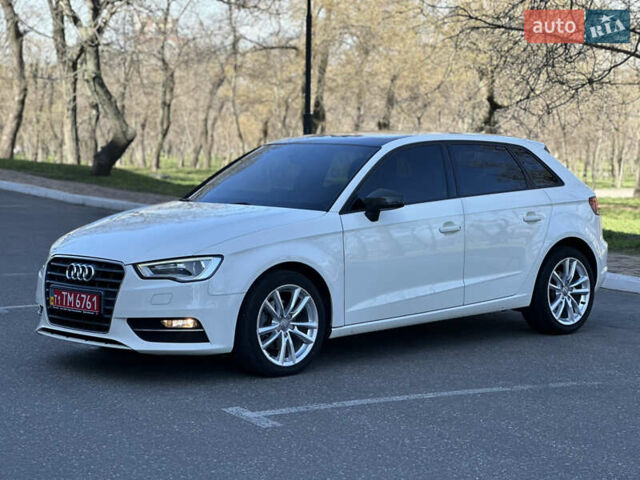 Белый Ауди А3, объемом двигателя 1.6 л и пробегом 185 тыс. км за 12000 $, фото 10 на Automoto.ua