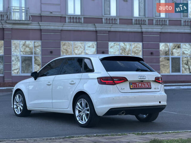 Белый Ауди А3, объемом двигателя 1.6 л и пробегом 185 тыс. км за 12000 $, фото 13 на Automoto.ua