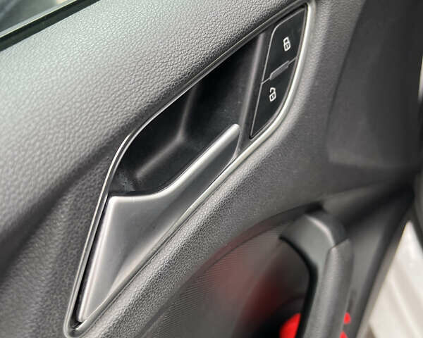 Белый Ауди А3, объемом двигателя 1.6 л и пробегом 182 тыс. км за 14500 $, фото 12 на Automoto.ua