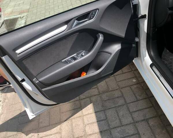 Белый Ауди А3, объемом двигателя 2 л и пробегом 86 тыс. км за 19000 $, фото 3 на Automoto.ua