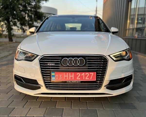 Белый Ауди А3, объемом двигателя 0 л и пробегом 177 тыс. км за 16000 $, фото 4 на Automoto.ua