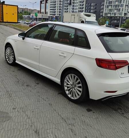 Белый Ауди А3, объемом двигателя 1.4 л и пробегом 152 тыс. км за 15200 $, фото 6 на Automoto.ua