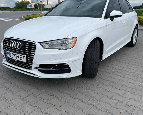 Белый Ауди А3, объемом двигателя 1.4 л и пробегом 105 тыс. км за 13900 $, фото 11 на Automoto.ua