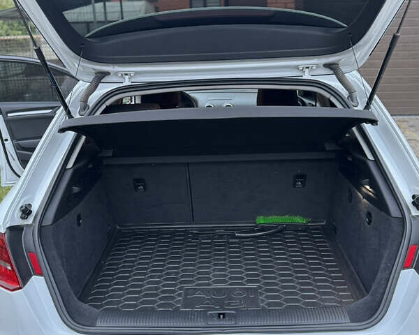 Білий Ауді А3, об'ємом двигуна 1.6 л та пробігом 158 тис. км за 14999 $, фото 23 на Automoto.ua