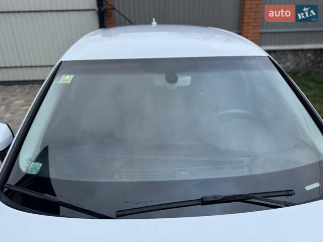 Білий Ауді А3, об'ємом двигуна 1.6 л та пробігом 158 тис. км за 14999 $, фото 8 на Automoto.ua