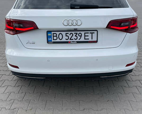 Белый Ауди А3, объемом двигателя 1.4 л и пробегом 105 тыс. км за 13900 $, фото 7 на Automoto.ua
