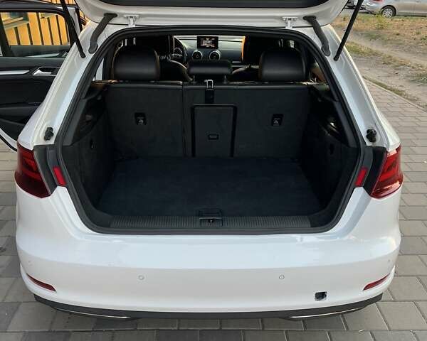 Белый Ауди А3, объемом двигателя 0 л и пробегом 177 тыс. км за 16000 $, фото 5 на Automoto.ua