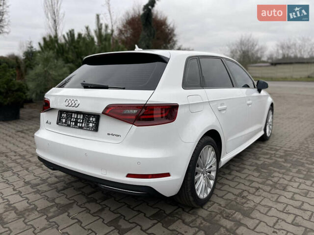 Білий Ауді А3, об'ємом двигуна 1.4 л та пробігом 278 тис. км за 11999 $, фото 8 на Automoto.ua