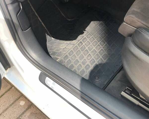 Белый Ауди А3, объемом двигателя 2 л и пробегом 86 тыс. км за 18200 $, фото 4 на Automoto.ua