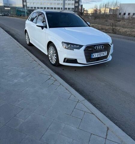Белый Ауди А3, объемом двигателя 1.4 л и пробегом 180 тыс. км за 17000 $, фото 2 на Automoto.ua
