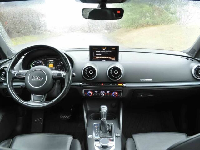 Белый Ауди А3, объемом двигателя 1.4 л и пробегом 73 тыс. км за 5550 $, фото 9 на Automoto.ua
