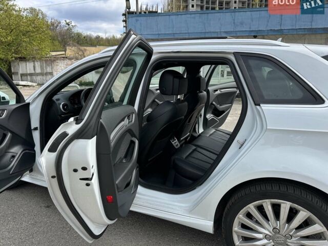 Білий Ауді А3, об'ємом двигуна 1.4 л та пробігом 85 тис. км за 16990 $, фото 29 на Automoto.ua