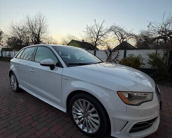 Білий Ауді А3, об'ємом двигуна 1.4 л та пробігом 108 тис. км за 18000 $, фото 4 на Automoto.ua