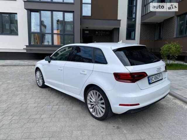 Белый Ауди А3, объемом двигателя 1.4 л и пробегом 90 тыс. км за 12900 $, фото 2 на Automoto.ua