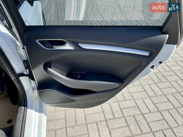 Білий Ауді А3, об'ємом двигуна 1.4 л та пробігом 85 тис. км за 19500 $, фото 15 на Automoto.ua
