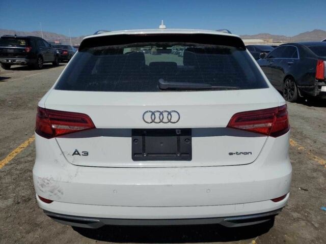 Белый Ауди А3, объемом двигателя 1.4 л и пробегом 104 тыс. км за 2500 $, фото 1 на Automoto.ua