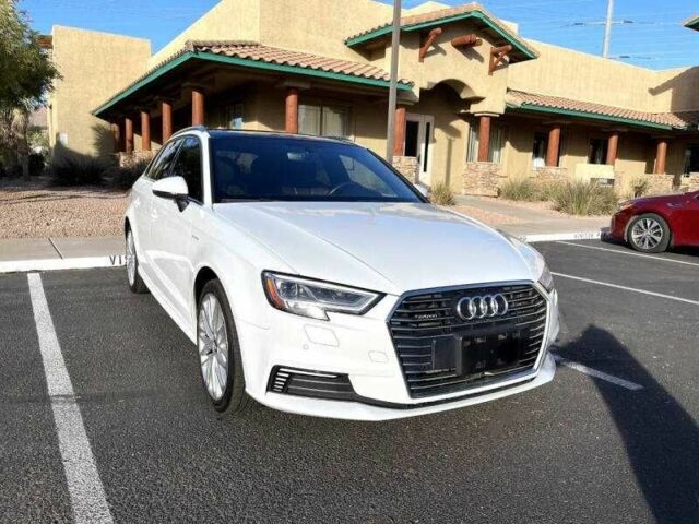 Белый Ауди А3, объемом двигателя 2 л и пробегом 43 тыс. км за 3900 $, фото 4 на Automoto.ua