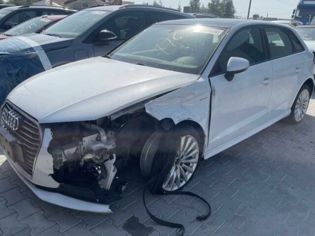 Ауді А3 2018 у Львові на Automoto.ua Білий Ауді А3, об'ємом двигуна 1.4 л та пробігом 175 тис. км за 270 $, фото 1 на Automoto.ua