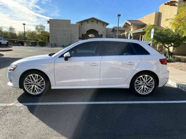 Белый Ауди А3, объемом двигателя 2 л и пробегом 43 тыс. км за 3900 $, фото 1 на Automoto.ua