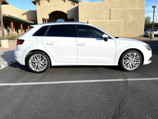 Белый Ауди А3, объемом двигателя 2 л и пробегом 43 тыс. км за 3900 $, фото 3 на Automoto.ua