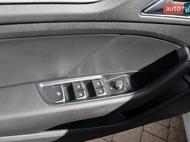 Белый Ауди А3, объемом двигателя 2 л и пробегом 12 тыс. км за 17400 $, фото 10 на Automoto.ua