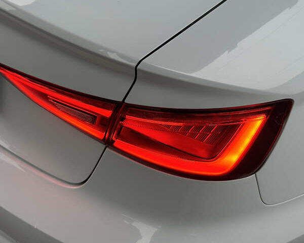 Белый Ауди А3, объемом двигателя 1.8 л и пробегом 217 тыс. км за 10500 $, фото 11 на Automoto.ua