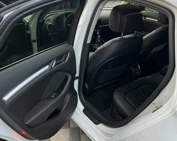 Белый Ауди А3, объемом двигателя 1.8 л и пробегом 153 тыс. км за 15800 $, фото 7 на Automoto.ua