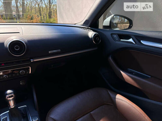 Білий Ауді А3, об'ємом двигуна 2 л та пробігом 146 тис. км за 14000 $, фото 31 на Automoto.ua