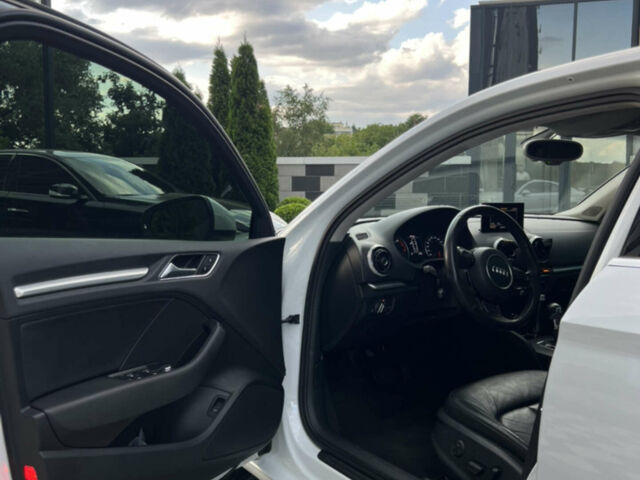 Білий Ауді А3, об'ємом двигуна 1.8 л та пробігом 162 тис. км за 14000 $, фото 8 на Automoto.ua