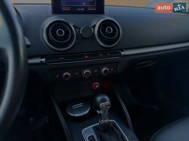 Белый Ауди А3, объемом двигателя 1.6 л и пробегом 137 тыс. км за 17000 $, фото 12 на Automoto.ua