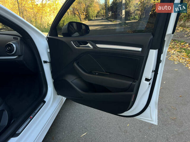 Белый Ауди А3, объемом двигателя 1.8 л и пробегом 126 тыс. км за 13800 $, фото 16 на Automoto.ua